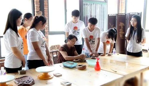 鄭州財經學院藝術設計學院 黃河非遺研學社會實踐團，在文化傳承中收獲成長